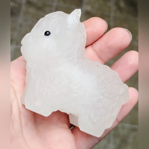 Clear Quarts Highland Cow Crystal Carving. Imperfect. Collector. - Picture 7 of 14